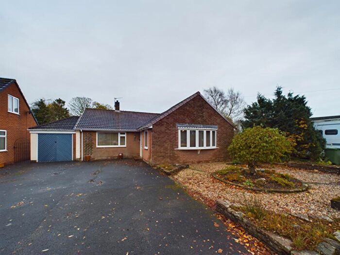 3 Bedroom Bungalow To Rent In The Green, Houghton, CA3