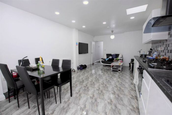 6 Bedroom House To Rent In Heeley Road, Birmingham, B29