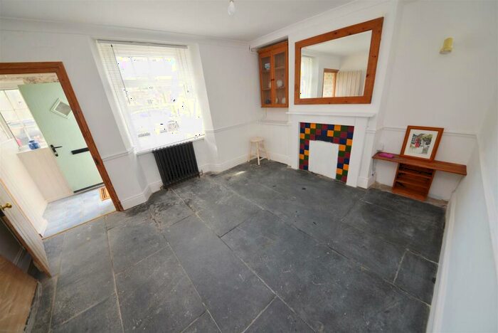 2 Bedroom Terraced House For Sale In Clareston Road, Tenby, SA70