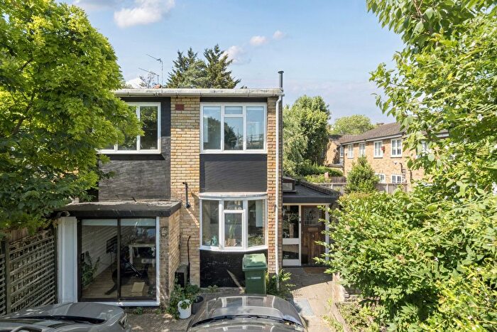 3 Bedroom Semi-Detached House To Rent In Rosse Mews, Kidbrooke Park Road, London, SE3