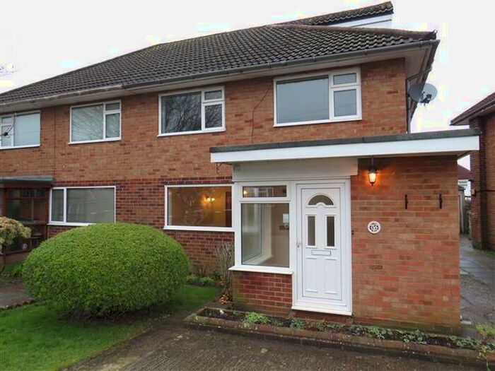 4 Bedroom House To Rent In Milton Road, Crawley, RH10
