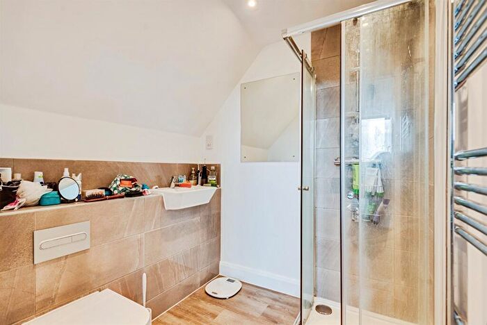 3 Bedroom End Of Terrace House For Sale In Sher Afzal Close, Oxford, OX4