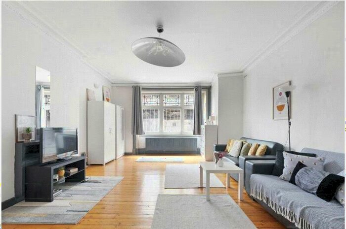 3 Bedroom Apartment To Rent In Cabbell Street, London, NW1