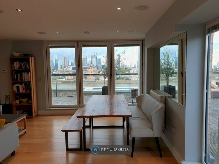 2 Bedroom Flat To Rent In Dowells Street, London, SE10