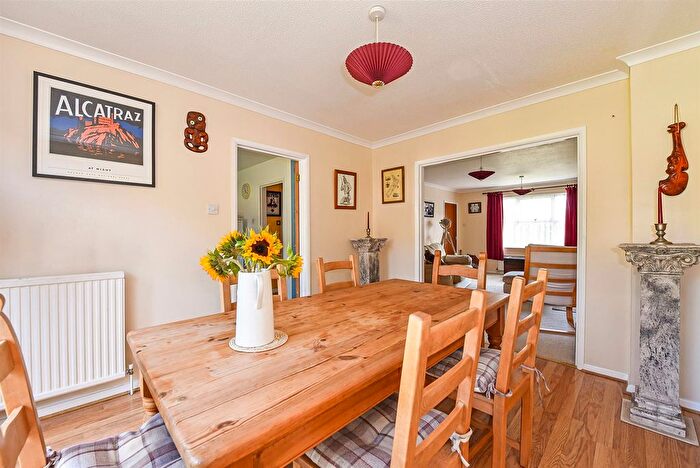 4 Bedroom Property For Sale In Alexandra Road, Andover, SP10