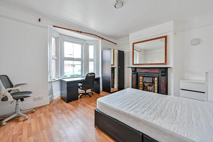 6 Bedroom Semi Detached House To Rent In Guildford, Surrey, , Guildford, GU1