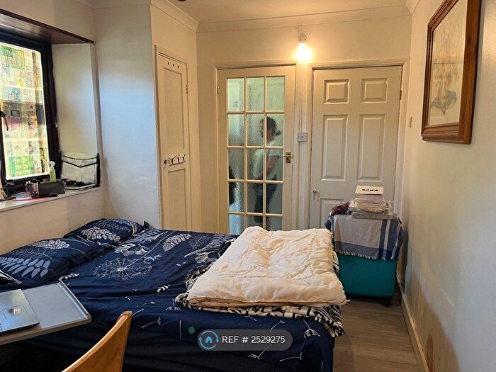 Studio To Rent In Burrow Road, Chigwell, IG7