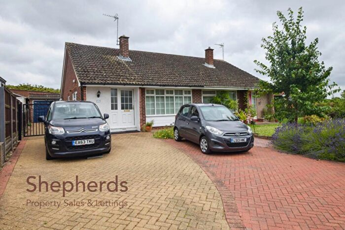 2 Bedroom Semi-Detached Bungalow For Sale In Windsor Close, West Cheshunt, EN7