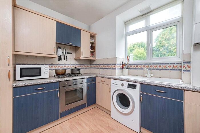 2 Bedroom Apartment To Rent In East End Road, East Finchley, N2