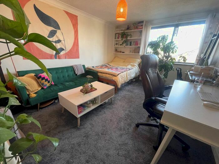 1 Bedroom Studio To Rent In Mayflower House, Cambridge, CB4
