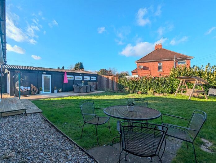 4 Bedroom Detached House For Sale In Welland Road, UptonUponSevern