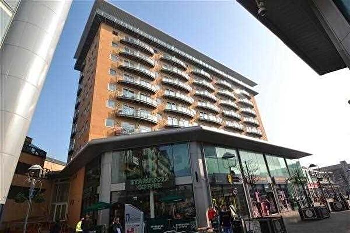 1 Bedroom Flat For Sale In Hamlyn House, Feltham, TW13