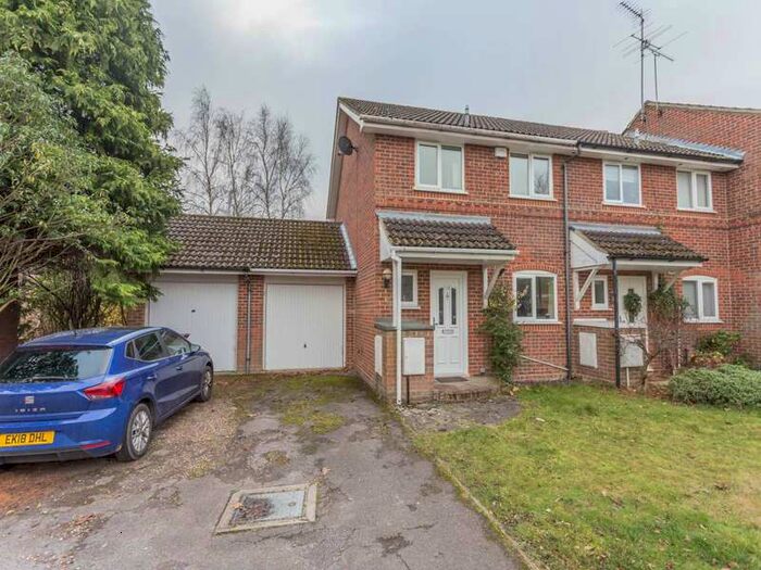 3 Bedroom House To Rent In Emery Down Close, Martins Heron, , RG12
