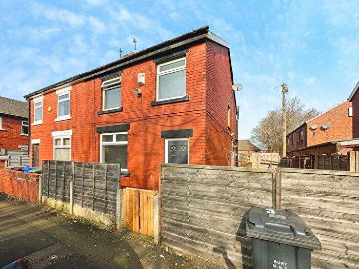 3 Bedroom Semi Detached House For Sale In Taylor Street, Radcliffe, M26