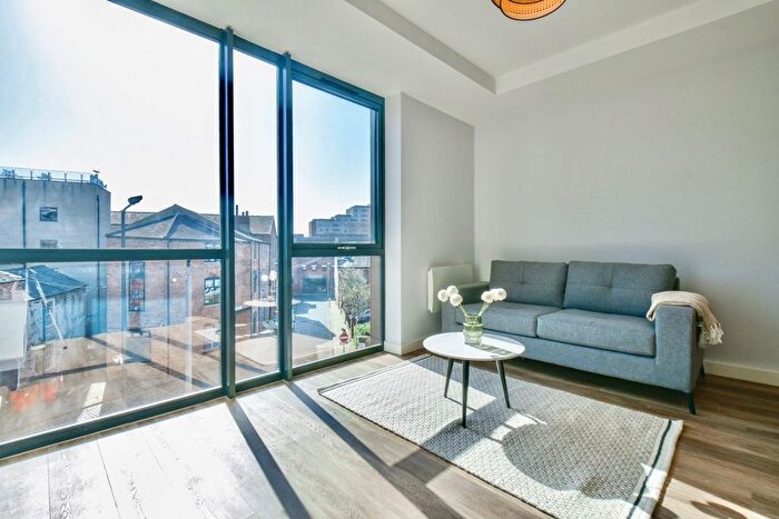 1 Bedroom Flat To Rent In High Court, Leeds, LS2