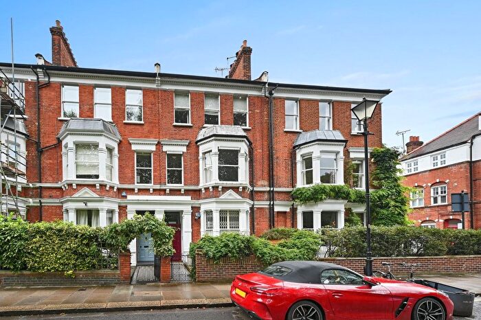 3 Bedroom Flat To Rent In Brook Green, London, W6