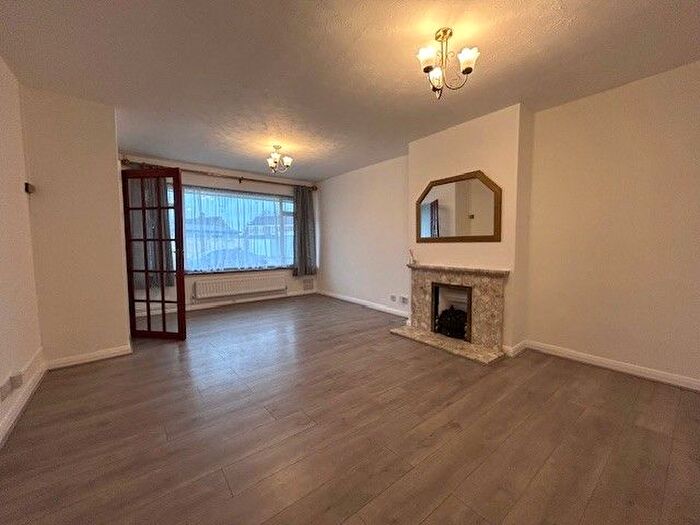 3 Bedroom Property To Rent In Nappsbury Road, Luton, LU4