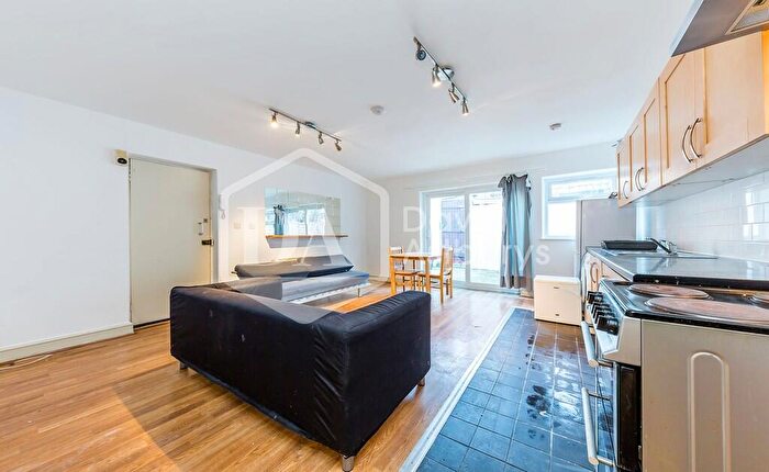 1 Bedroom Apartment To Rent In Topsfield Parade, Crouch End, London, N8