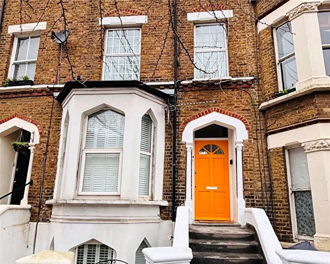 2 Bedroom Flat To Rent In York Road, London, W3