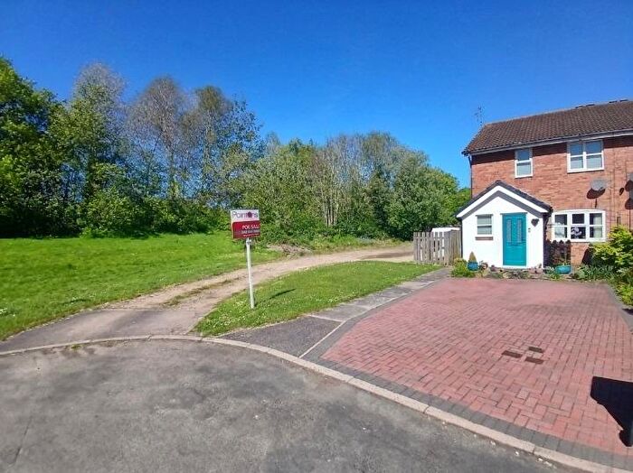 2 Bedroom Maisonette For Sale In Avebury Close, Whitestone, Nuneaton, CV11