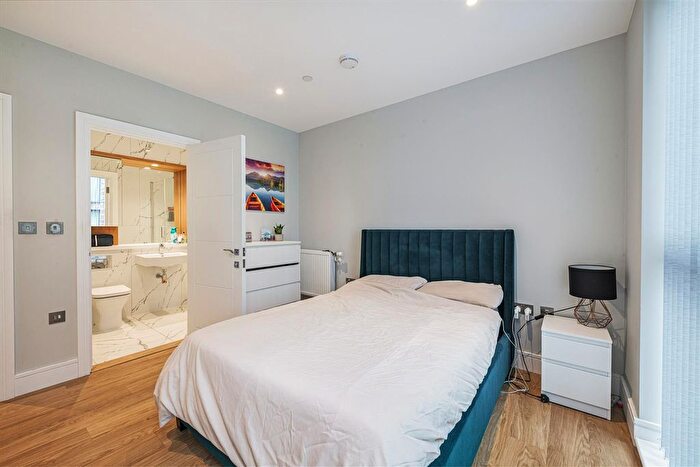 2 Bedroom Flat For Sale In Plough Lane, London, SW17
