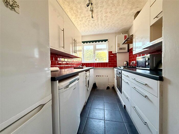 1 Bedroom Apartment For Sale In Dorset Road, Christchurch, Dorset, BH23