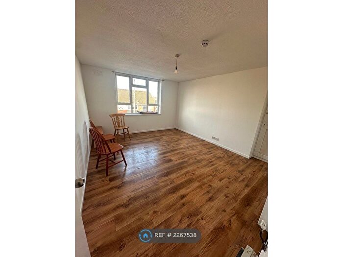 2 Bedroom Flat To Rent In Headley Park, Bristol, BS13