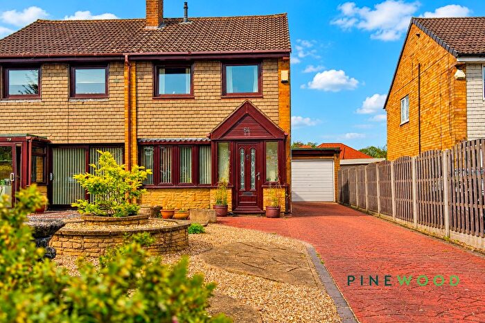 3 Bedroom Semi-detached House For Sale In Deerlands Road, Wingerworth, S42