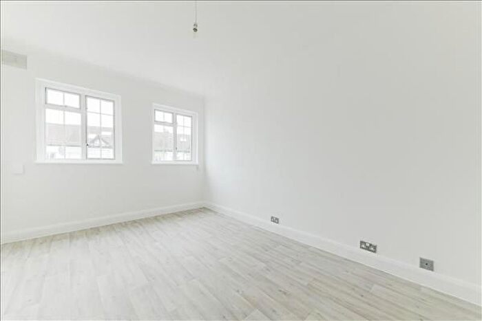 1 Bedroom Flat To Rent In Durnsford Road, Wimbledon, SW19