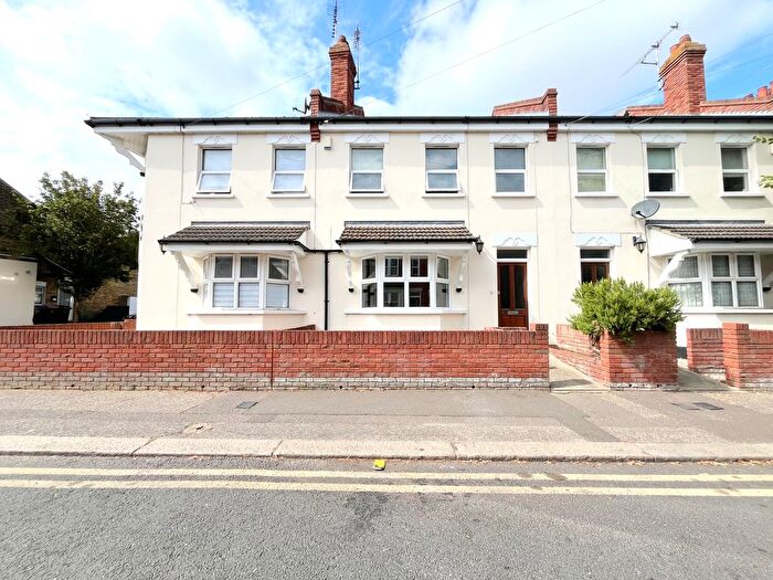 1 Bedroom Flat To Rent In Rayleigh Avenue, Westcliff-On-Sea, SS0