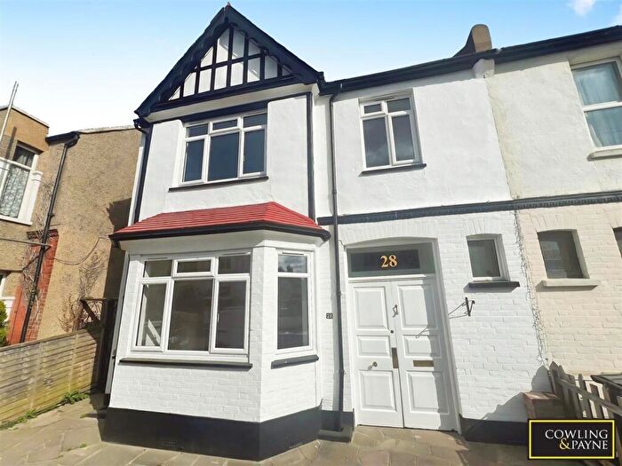 4 Bedroom House To Rent In Cotswold Road, Westcliff-On-Sea, SS0