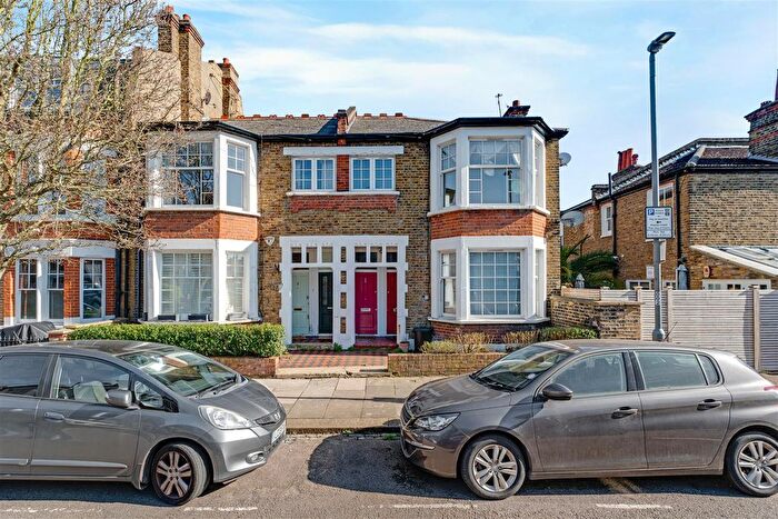 3 Bedroom Flat For Sale In Bangalore Street, Putney, SW15
