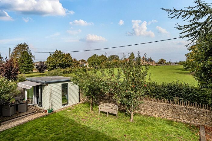 4 Bedroom Detached House For Sale In Blicks Close, Hullavington, SN14