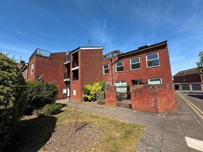 1 Bedroom Apartment For Sale In Strafford Court, Pondcroft Road, Knebworth, SG3