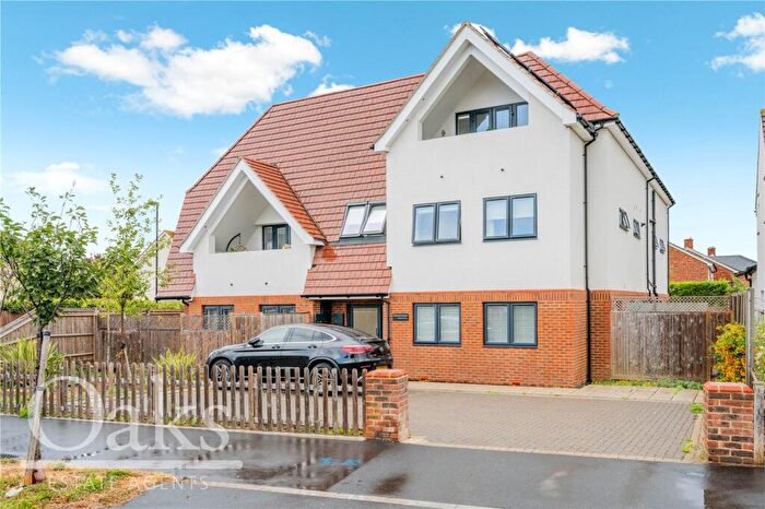 2 Bedroom Apartment To Rent In Woodmere Avenue, Shirley, CR0