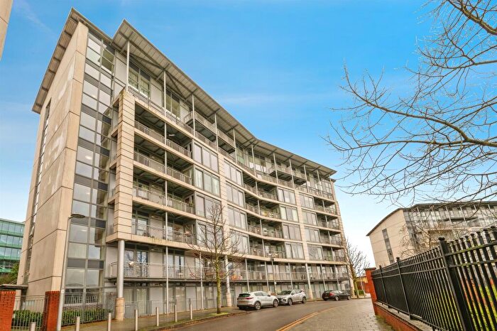 2 Bedroom Apartment For Sale In Langley Walk, Birmingham, B15