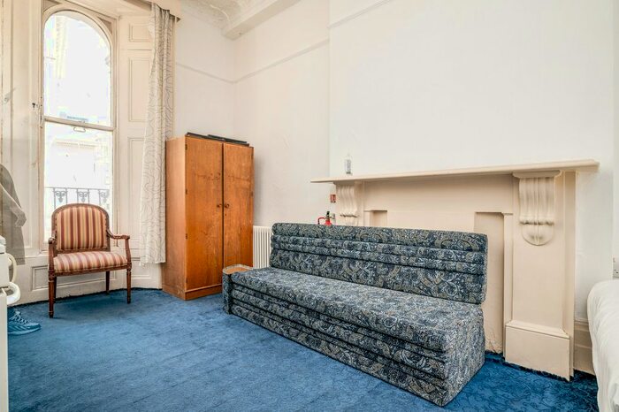 Studio To Rent In - Kensington Gardens Square, London, W2
