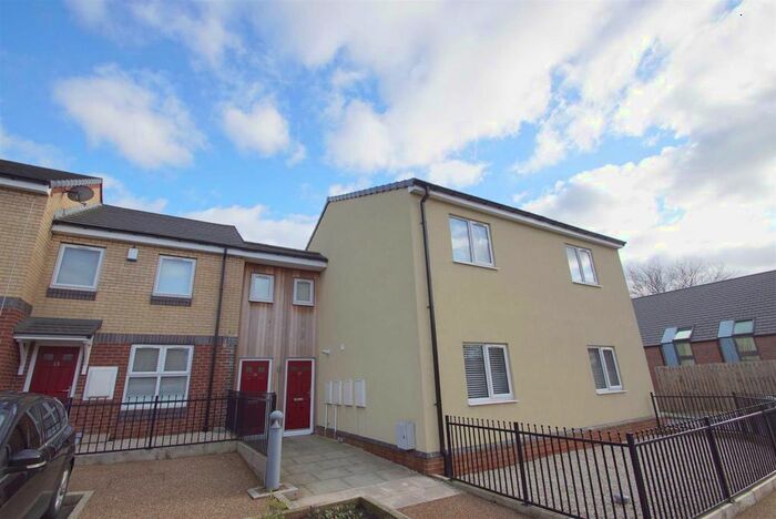 2 Bedroom Flat To Rent In Freeman Gardens, Leeds, LS9