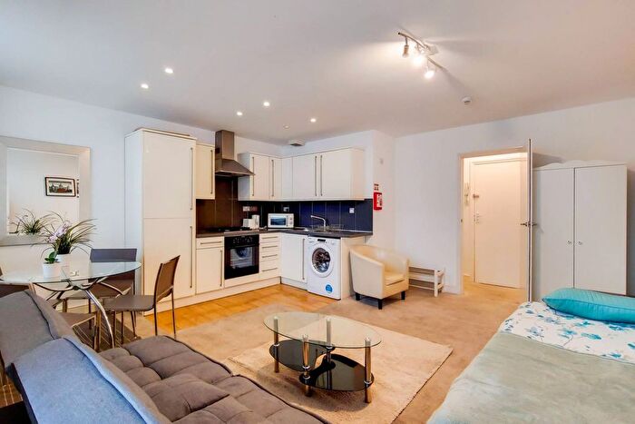 1 Bedroom Flat To Rent In Strutton Ground, Westminster, London, SW1P