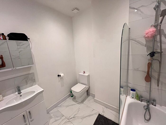1 Bedroom Flat To Rent In Seagry Road, London, E11