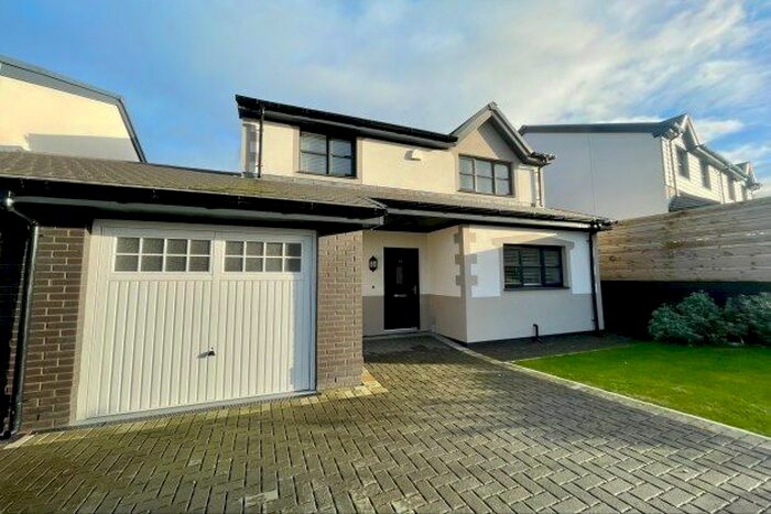 3 Bedroom Property To Rent In Lon Caer Seion, Aberconwy, LL32