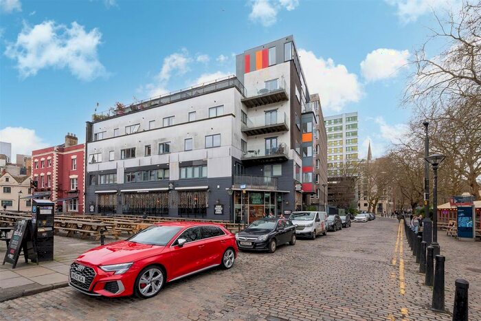 2 Bedroom Flat To Rent In Riverside House, Welsh Back, Bristol, BS1