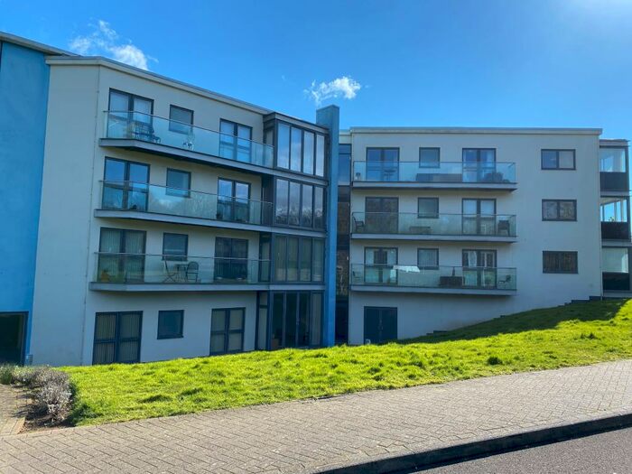 2 Bedroom Flat To Rent In Hayes Road, Sully, Penarth, CF64