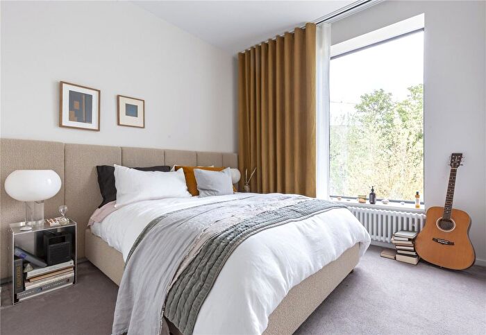 1 Bedroom Flat For Sale In Church Walk, Brentford, TW8