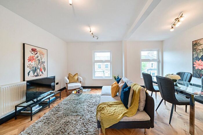 2 Bedroom Flat For Sale In Kellett Road, Brixton, London, SW2