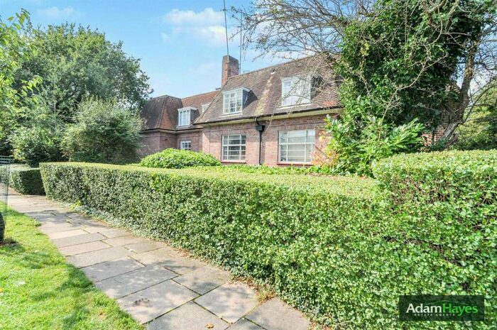 3 Bedroom Apartment To Rent In Brookland Rise, Hampstead Garden Suburb, NW11