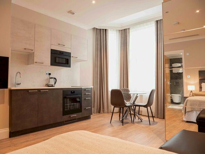 Studio To Rent In Redcliffe Gardens, Chelsea, London, SW10