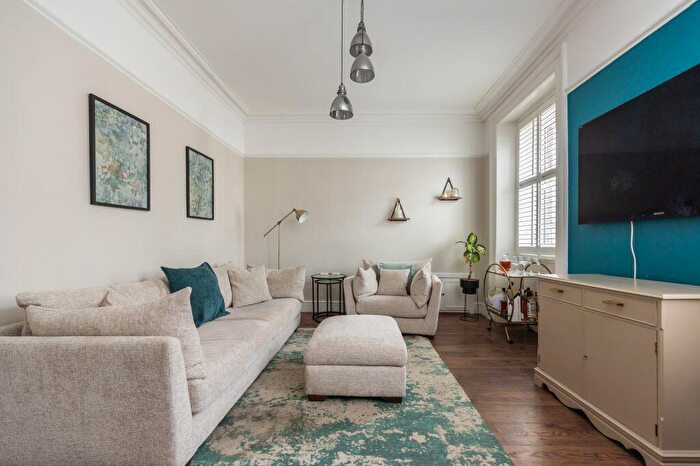 2 Bedroom Flat For Sale In High Street, Bonnyrigg, EH19