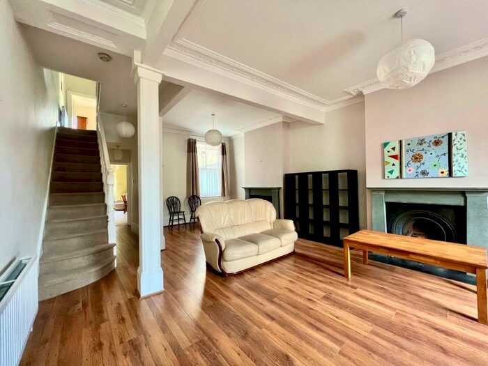 3 Bedroom Terraced House To Rent In Bracey Street, Finsbury Park, N4