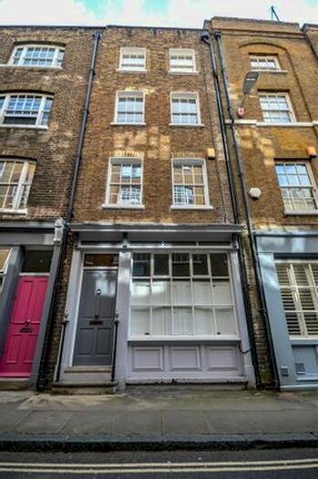4 Bedroom Property To Rent In Middle Street, West Smithfield, London, EC1A